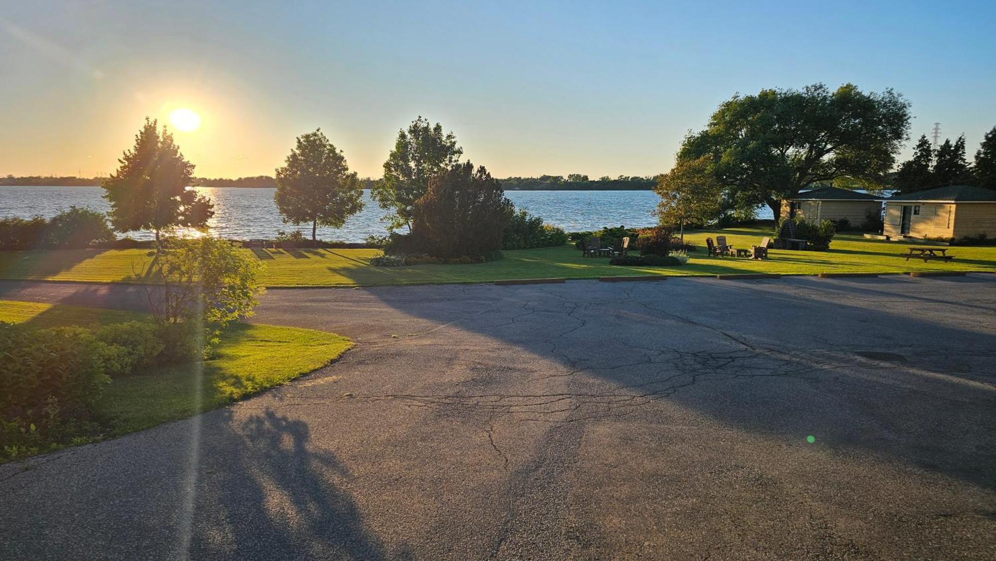 Hotel Oasis Lac St-Louis Salaberry-de-Valleyfield Exterior foto